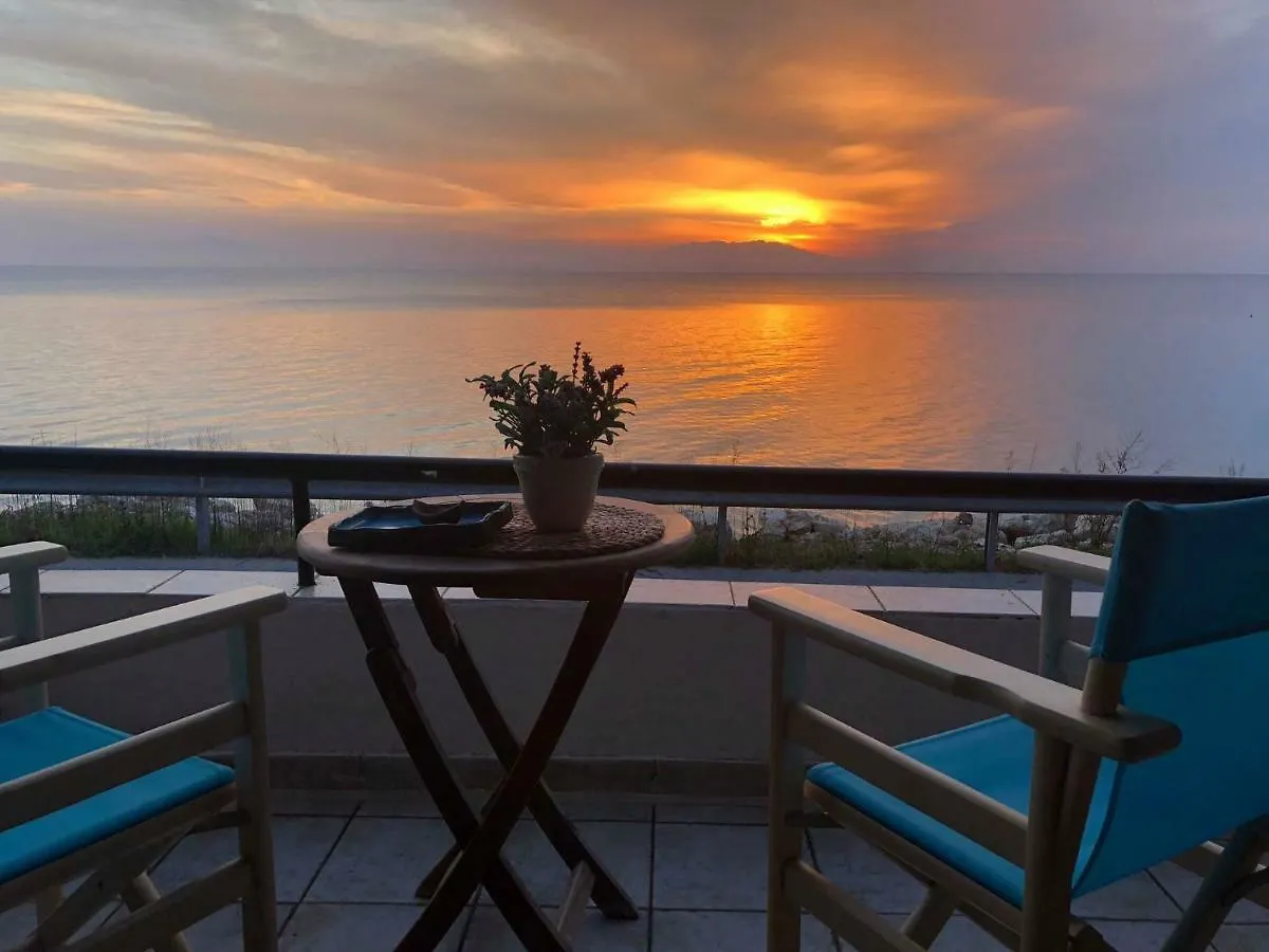 Superior, Comfortable Seaside Home With Amazing View Siviri