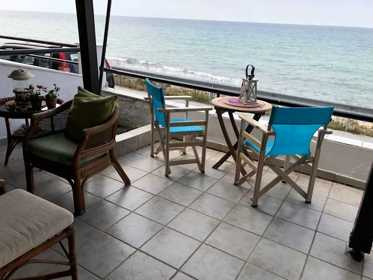 Superior, Comfortable Seaside Home With Amazing View Siviri