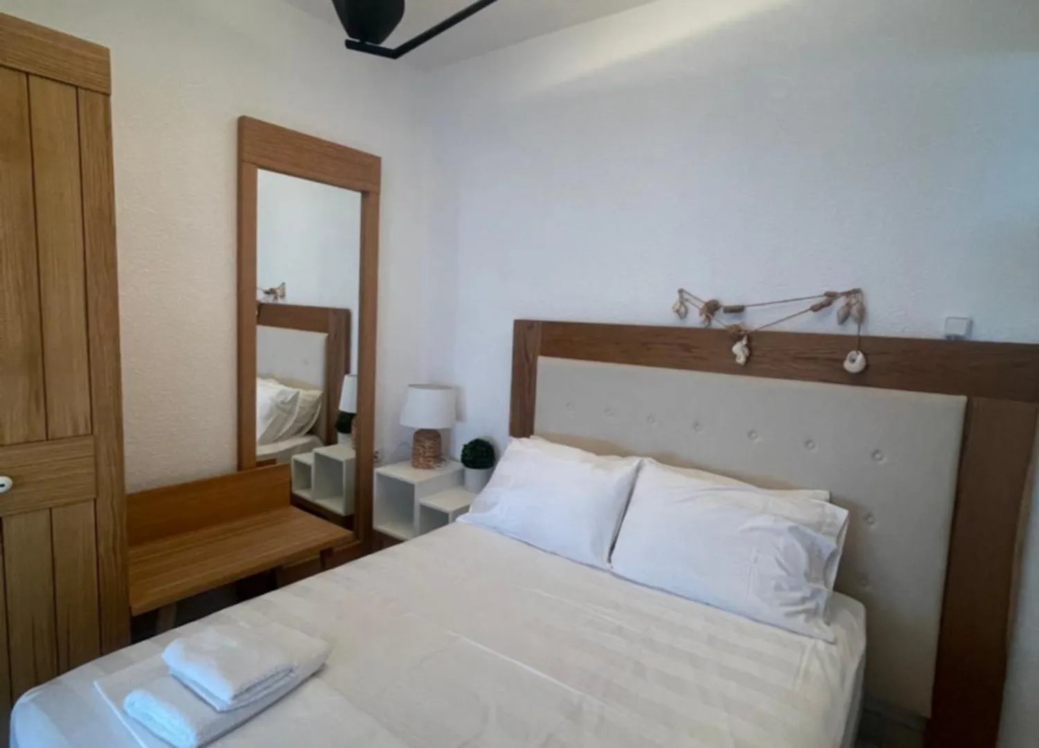 Superior, Comfortable Seaside Home With Amazing View Siviri Vakantiehuis